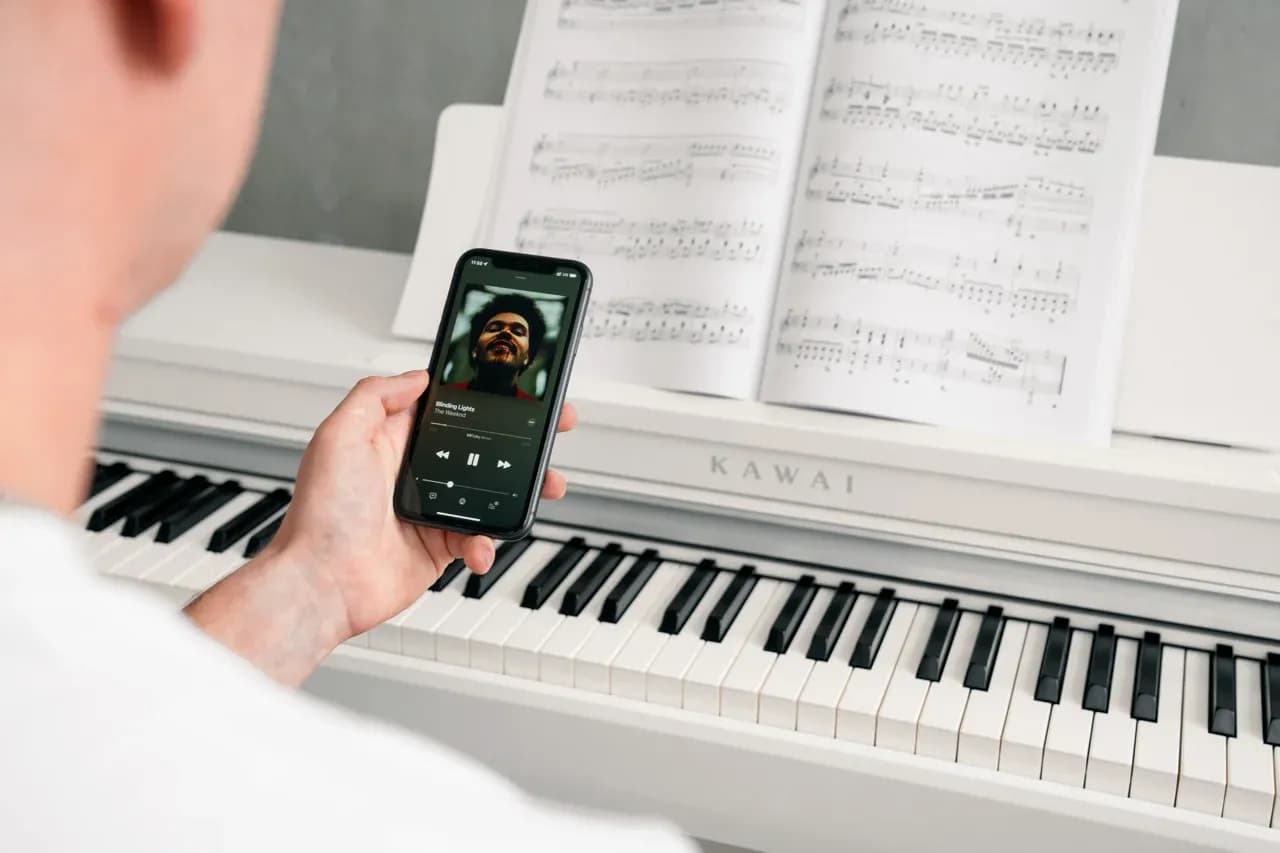 CN201R Bluetooth+App EN