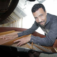 Kawai Artist Bobby Lyle